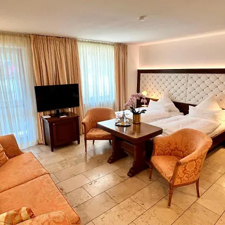 Zur Weinsteige Hotel 4*