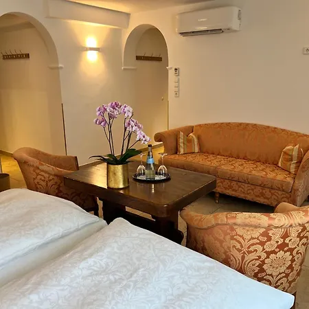 Hotel Zur Weinsteige 4*
