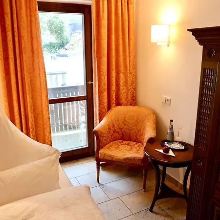 Zur Weinsteige Hotel 4*