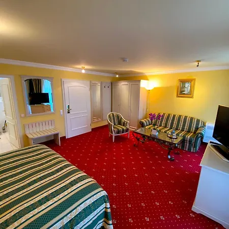 Hotel Zur Weinsteige 4*