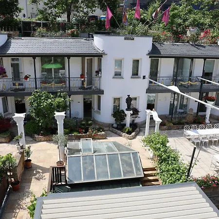 Zur Weinsteige Hotel 4*