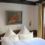 Zur Weinsteige فندق 4*