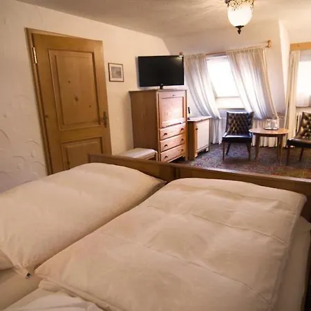 Zur Weinsteige Szálloda 4*