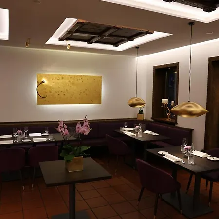 祖尔维恩斯泰吉****酒店 4*
