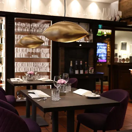 מלון Zur Weinsteige 4*