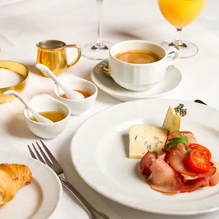 Zur Weinsteige מלון