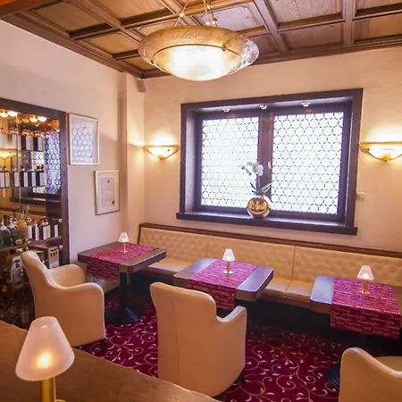 호텔 Zur Weinsteige 4*