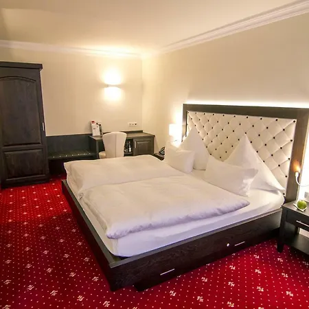 ホテル Zur Weinsteige 4*