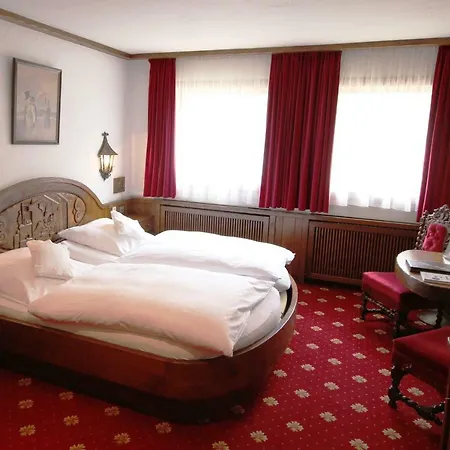 Zur Weinsteige מלון 4*